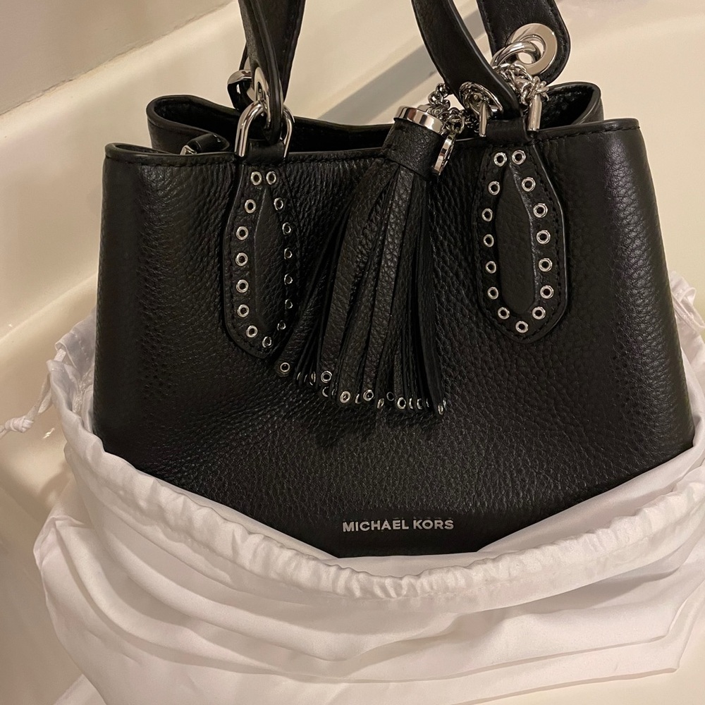 Michael Kors Bucket Bag Crossbody Black Leather Gem michael-kors-bucket-bag-crossbody-black-leather-gem